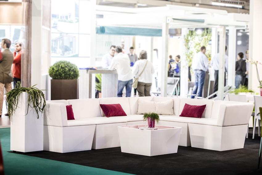 Relax! Nu ook de als losse stoel te huur. skippy-rent.nl/party-verhuur/…