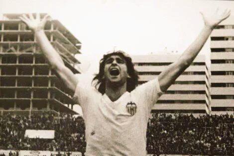 PacoGrandeTVE's tweet photo. Todos los detalles del #vintagekempes de hoy en @SomosDocumental http://t.co/4yNQIAZncP 22H @teledeporte http://t.co/koLkWO3Av7
