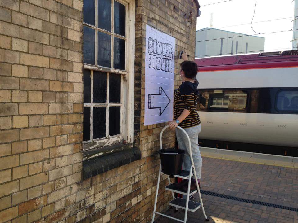 modelliverpool's tweet photo. 1st class waiting area for trains to London Warrington Bank Quay Station!! #SCOUSEHOUSE #modelliverpool opens Fri 6pm http://t.co/kngvl0d6ph