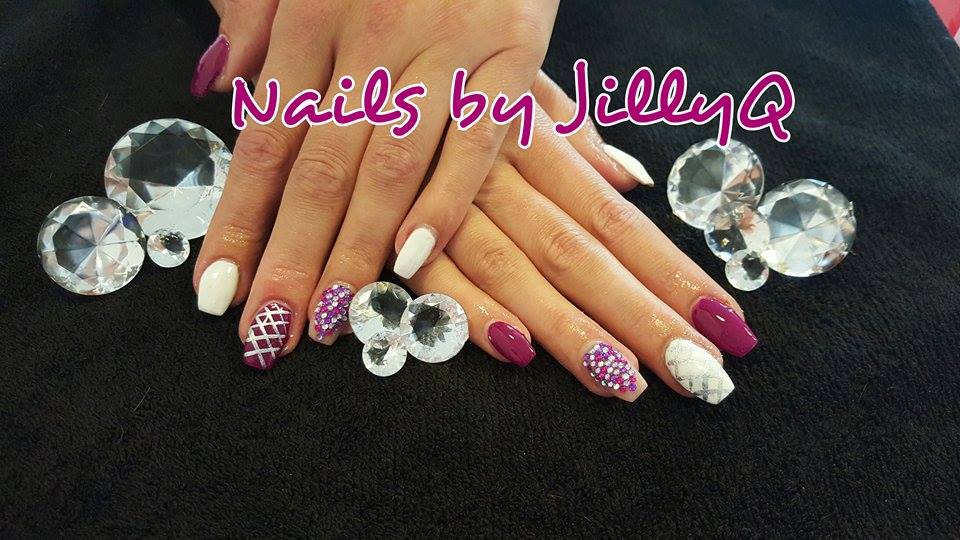 ONLY £15 until end OCT full sets/infills acrylics/gels with <a href="/JillOogieBoogie/">JillyQ</a> to book 07803467073 #bargain #RETWEEET
