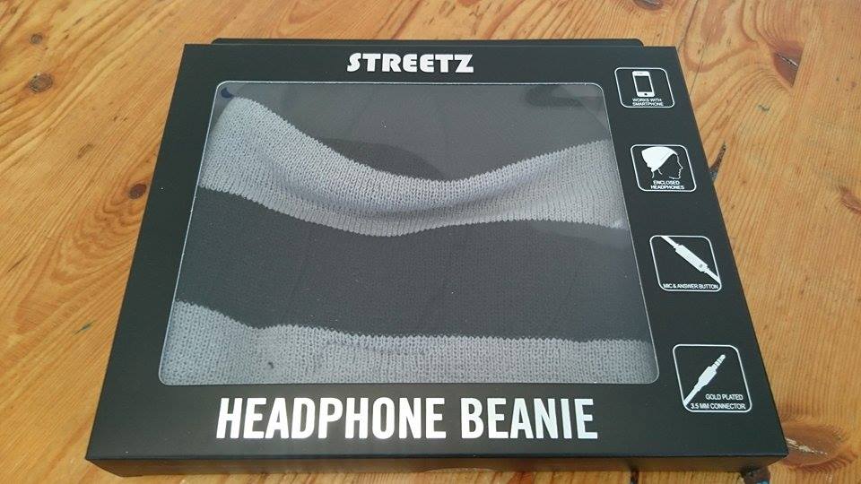 Capteamab's tweet photo. Kultmössa med headset &amp; mic! Kampanjpris 175 Kr http://t.co/RDfOgmBYd7