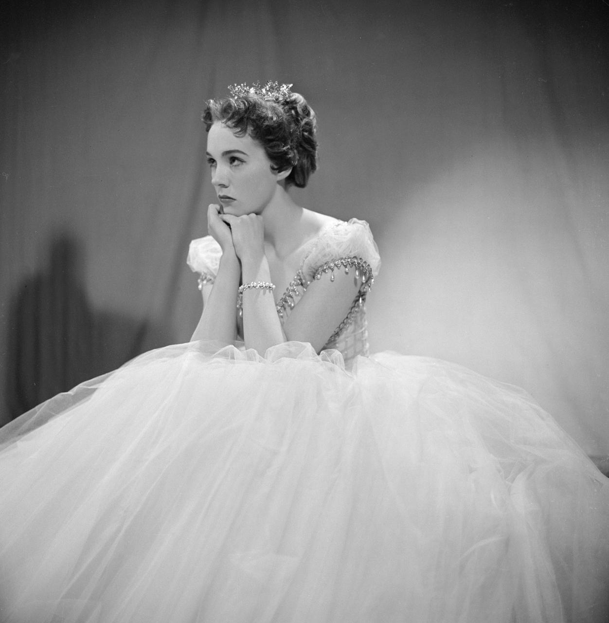 Happy Birthday Julie Andrews - eighty years old today! Here she is as Cinderella for a CBS TV production in 1957. 