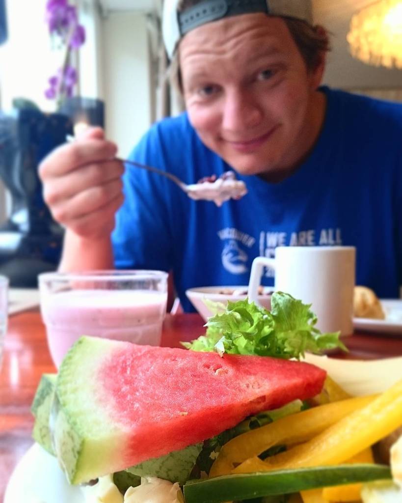 JuliusOBjorn's tweet photo. Mjuka sängar, varm bastu och god frukost! Det är den bästa förberedelsen för sista dagen denna veckan! Så tack till… http://t.co/hp7mZ99IEC