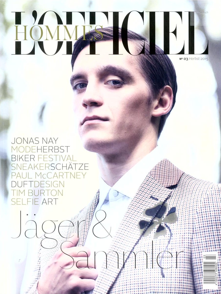 MaisonValentino's tweet image. A causal yet formal vichy print &amp;amp; flower details jacket: the #Valentino #FallWinter1516 suit m.valentino.com/go/xigy02