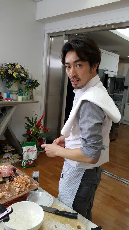 sbsroommate's tweet photo. [룸메이트] Happy birthday 생일 축하해요~ 료헤이❤️お誕生日おめでとうございます🎂 http://t.co/vQx78ge0Et