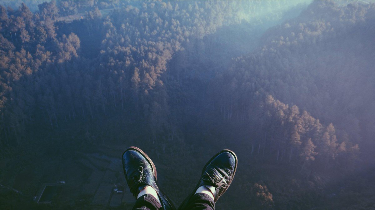 Mandaarine's tweet photo. If you want something in your life you've never had, you'll have to do something you've never done. Make the jump ! http://t.co/8h899MqxjB