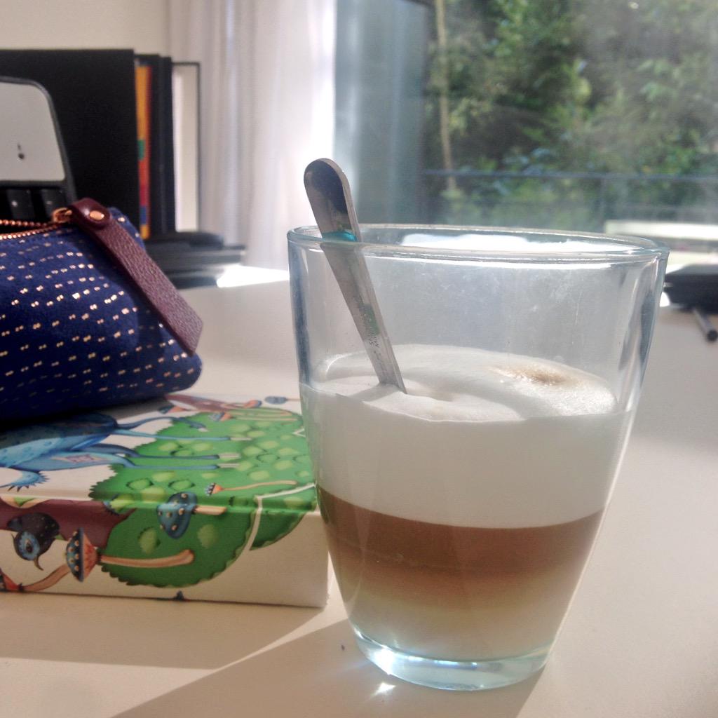 Koffie in het #NNDECafe is zalig, maar onze Marianne kan er ook wat van. Nagenieten van #powervrouwen avond!