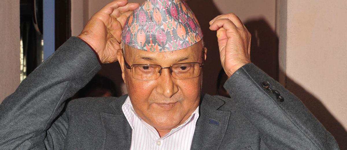 ekantipur_com's tweet image. भारतीय राजदूतले धम्क्याएपछि चीनबाट तेल ल्याउन सकिएन : ओली
bit.ly/1jA9mkf