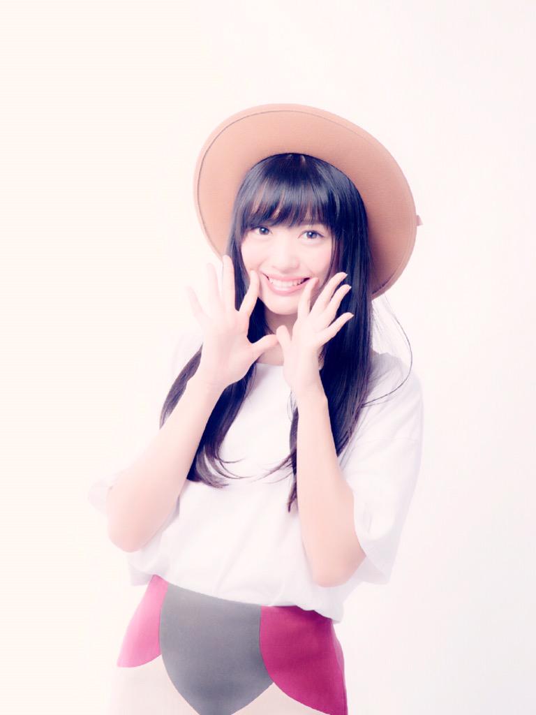 かわいいポーズの北原里英