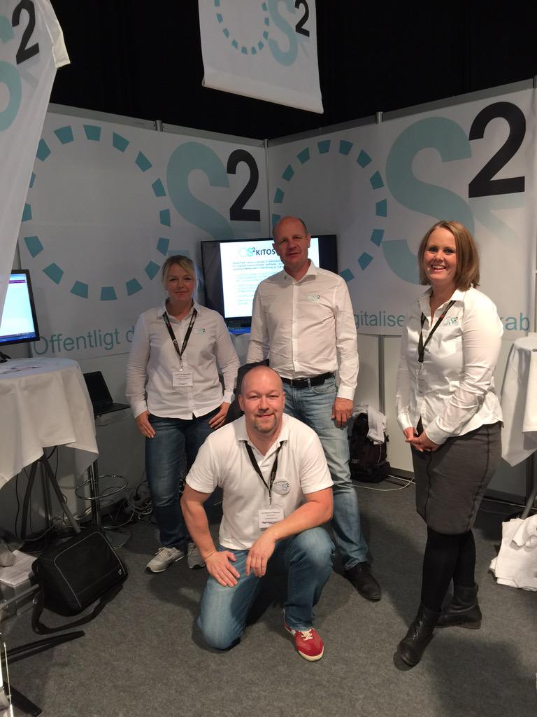 JonBadstueP's tweet photo. Så er @OS2offdig klar til Digitaliseringsmessen15 #offdig #OS2DK #os2paadigitaliseringsmessen15 #digimesse http://t.co/CQCfNLkVAB