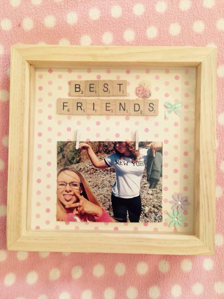 WordsofLove__'s tweet image. Best friends frame #bestfriends #scrabbleart #wordsoflove #besties