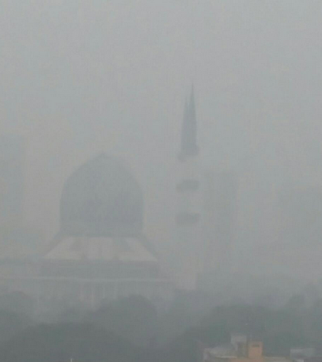 SampahRemajaKL's tweet photo. Gais tinggal ada shotgun and zombie keluar je gaiss... http://t.co/iSBsydxnMd