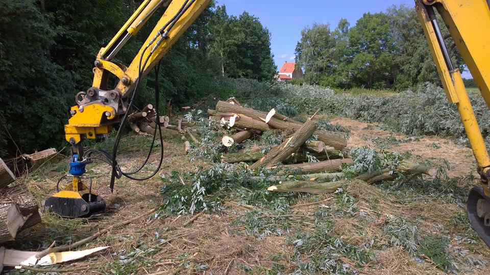 TimoTuin's tweet photo. #Aanleggen van #verkaveling #Reynsakkerstraat @wevelgem8560 #timotuin #hyboma http://t.co/a49rcO687h