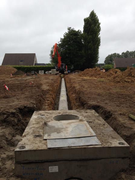 TimoTuin's tweet photo. #Aanleggen van #verkaveling #Reynsakkerstraat @wevelgem8560 #timotuin #hyboma http://t.co/hhqZYYkRBo