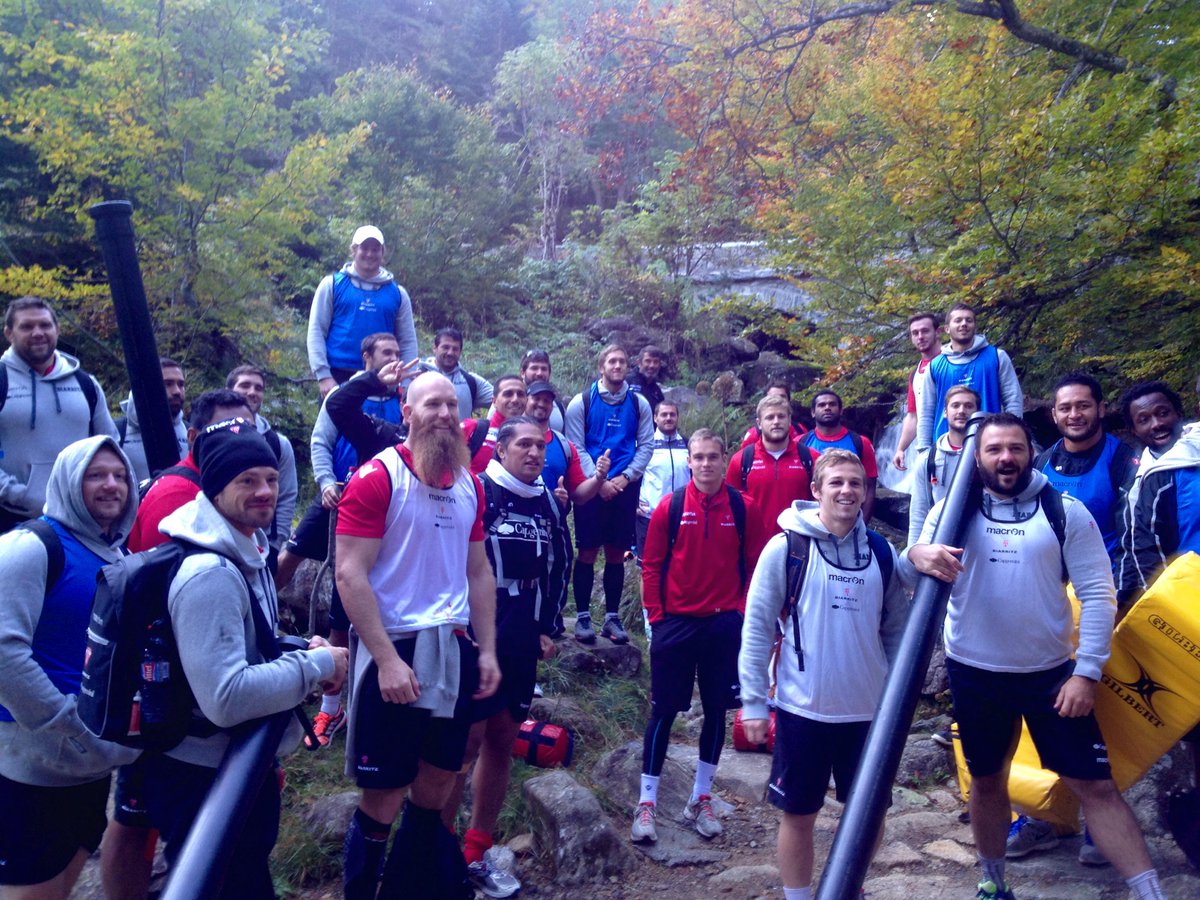 En forme pour la rando au Pont d'Estalounqué à partir du Pont d'Espagne. Certains plus chargés que d'autres ! 😊