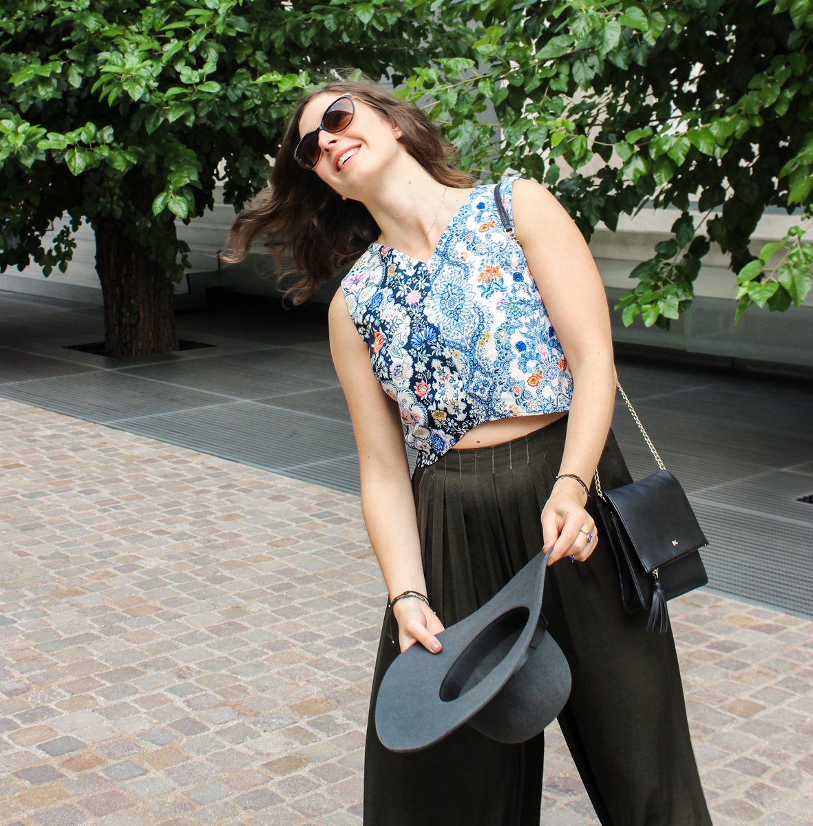 ararapintada's tweet photo. Good morning! Weekend is almost here and I've a new #look to show you! http://t.co/YiUDUgE2qF #mylifeinprint #outfit http://t.co/u316owPJfa
