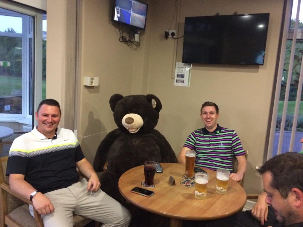 GaryForber's tweet photo. @JoeBanks5 @briers6 @kellog15 keeping uncle Gary's chair warm why he's away http://t.co/jzvyv6UvXp