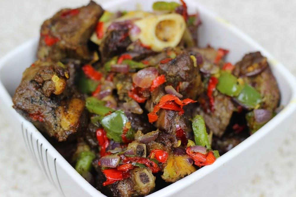 TheRealKaffy's tweet photo. RT "@Nafeesa_H: #WhatItMeansToBeNigerian To be well nourished with the most delicious foods in the land 🍴 http://t.co/9KnpZtBOpA"