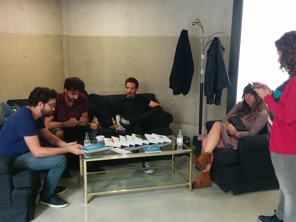 enric_adell's tweet photo. Descanso del jurado antes de pasar a la segunda ronda! @e_snde @marcgsala @fervallespin @ricardmarfa http://t.co/CYWDWCnCxc