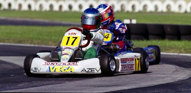 Eskarting's tweet photo. Sebastian Vettel , Tetracampeón de la máxima categoría de automovilismo #F1 #karting #kart #kartdriver #Vettel http://t.co/ZSpw9p8gDd