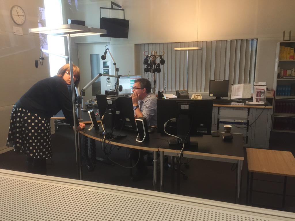 stefwallsi's tweet photo. Sehr Tolle #Infoveranstaltung von @srginsider gewesen! Im #StudioBasel bei @srfkultur #öpismitmedie http://t.co/putrJq1RCa