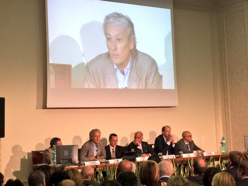 alexlakerm's tweet photo. "Sembra di essere ad un #acipride" @RiccardoLuna :) #semplificauto http://t.co/nwCeXP1iC9