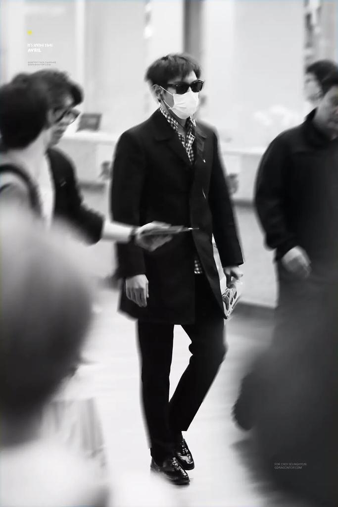 FROMTHETTTOP's tweet photo. 150930 [HQ] #BIGBANG off to Vegas ✈
Cr: AVRIL (avril_gdtop)
http://t.co/2apbzCFqIz
#AVRILPHOTO #TOP #탑 #빅뱅 #MADEtour http://t.co/mnoKI7qz9Y