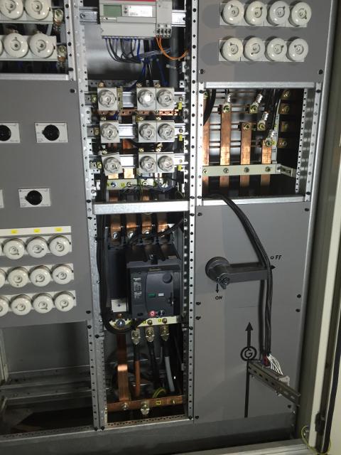 Weer een tevreden klant! Kropman Zwolle plaatst noodstroomaggregaat voor Gemeente Raalte. facebook.com/photo.php?fbid…