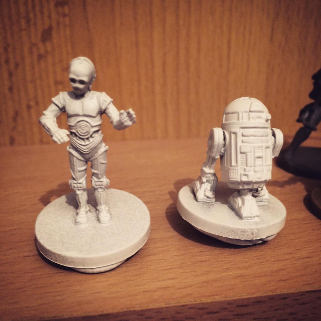 BoardgamingBlog's tweet photo. R2-D2 und C-3PO sind schon mal grundiert. #ImperialAssault #TwinShadows http://t.co/hQrGYtyZlX