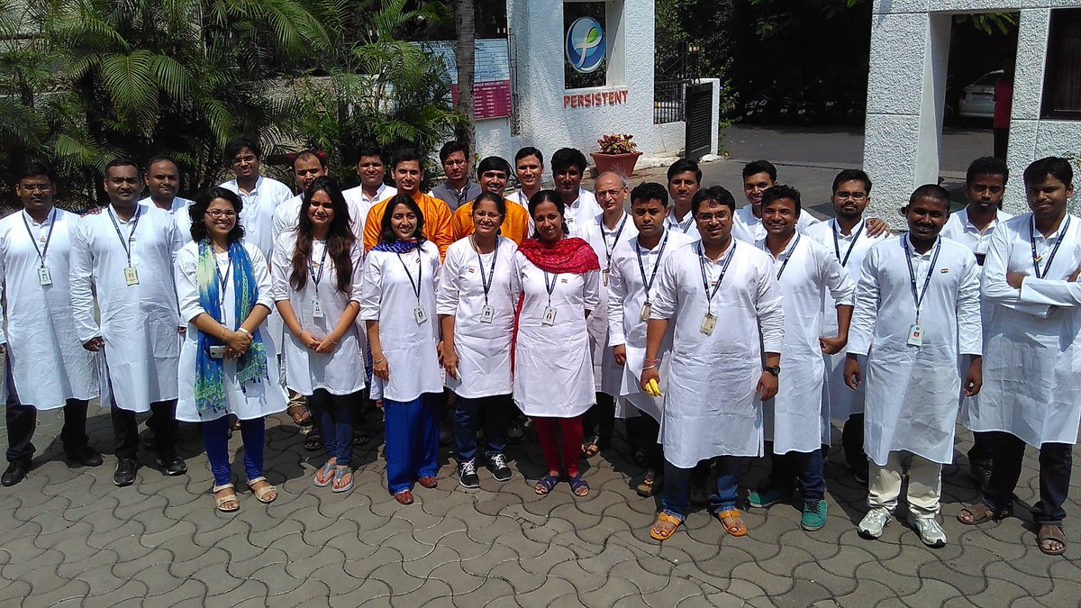 AlameluKrishnan's tweet image. #मनकीबात, @narendramodi  #persistentsys with team in Khadi