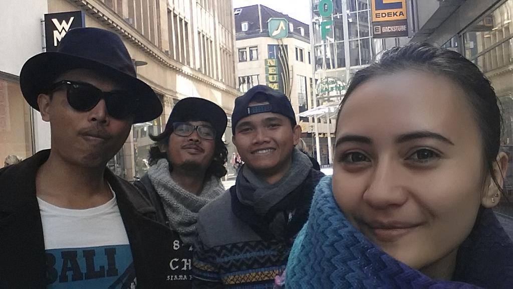 berjumpa artis. <a href="/NosstressBali/">M Rifki</a> <a href="/mademawut/">Made Mawut</a>