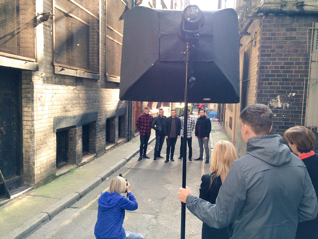 20tenE's tweet photo. Behind the scenes with @BestofLiv winner @ThePynesMusic at their photo shoot! http://t.co/j4jSiFqlJa