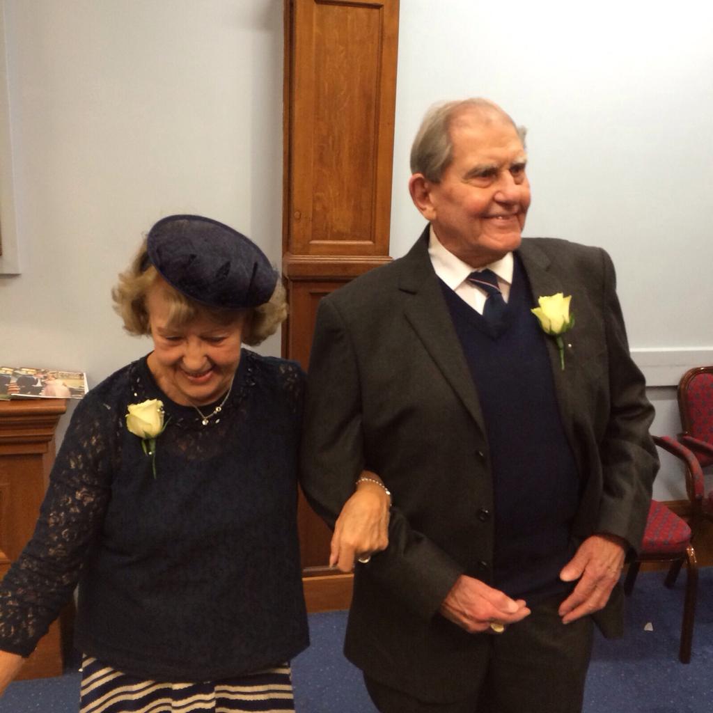 Jane_e_McCall's tweet photo. Perfect wedding day! http://t.co/W9NAhEuC2p