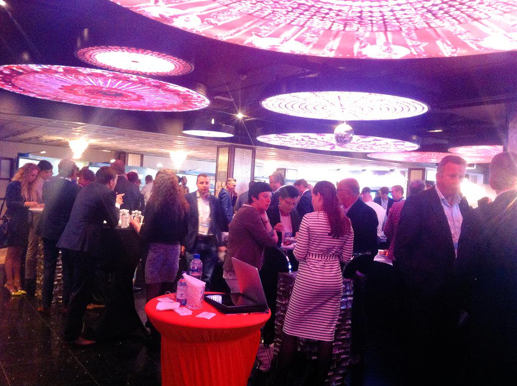 Tijd voor lunch, tevens een mooie gelegenheid om samen te netwerken #verint15