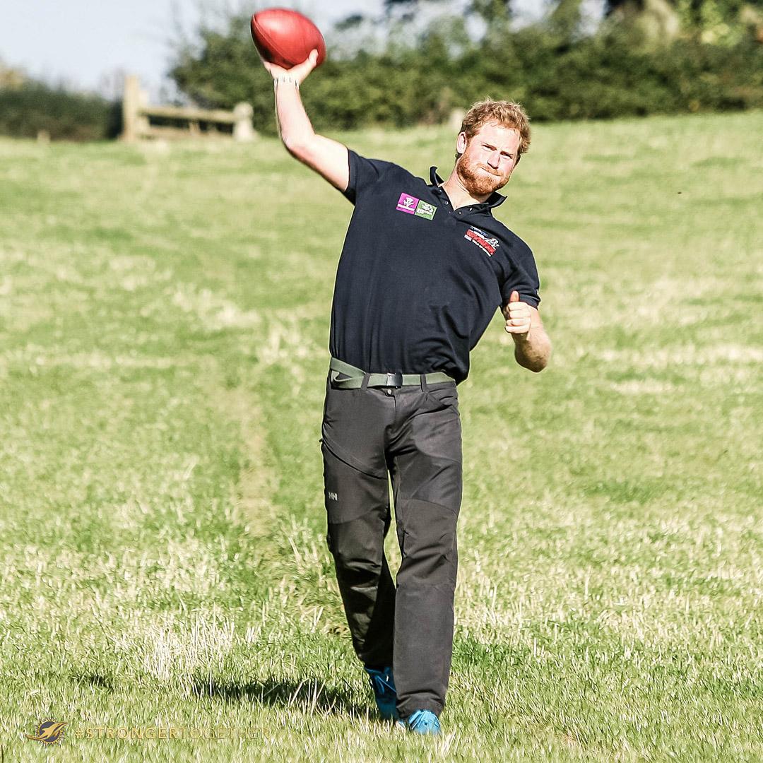 .<a href="/DanMarino/">Dan Marino</a> &amp; Prince Harry playing catch at the #WalkOfBritain!

#UKFins