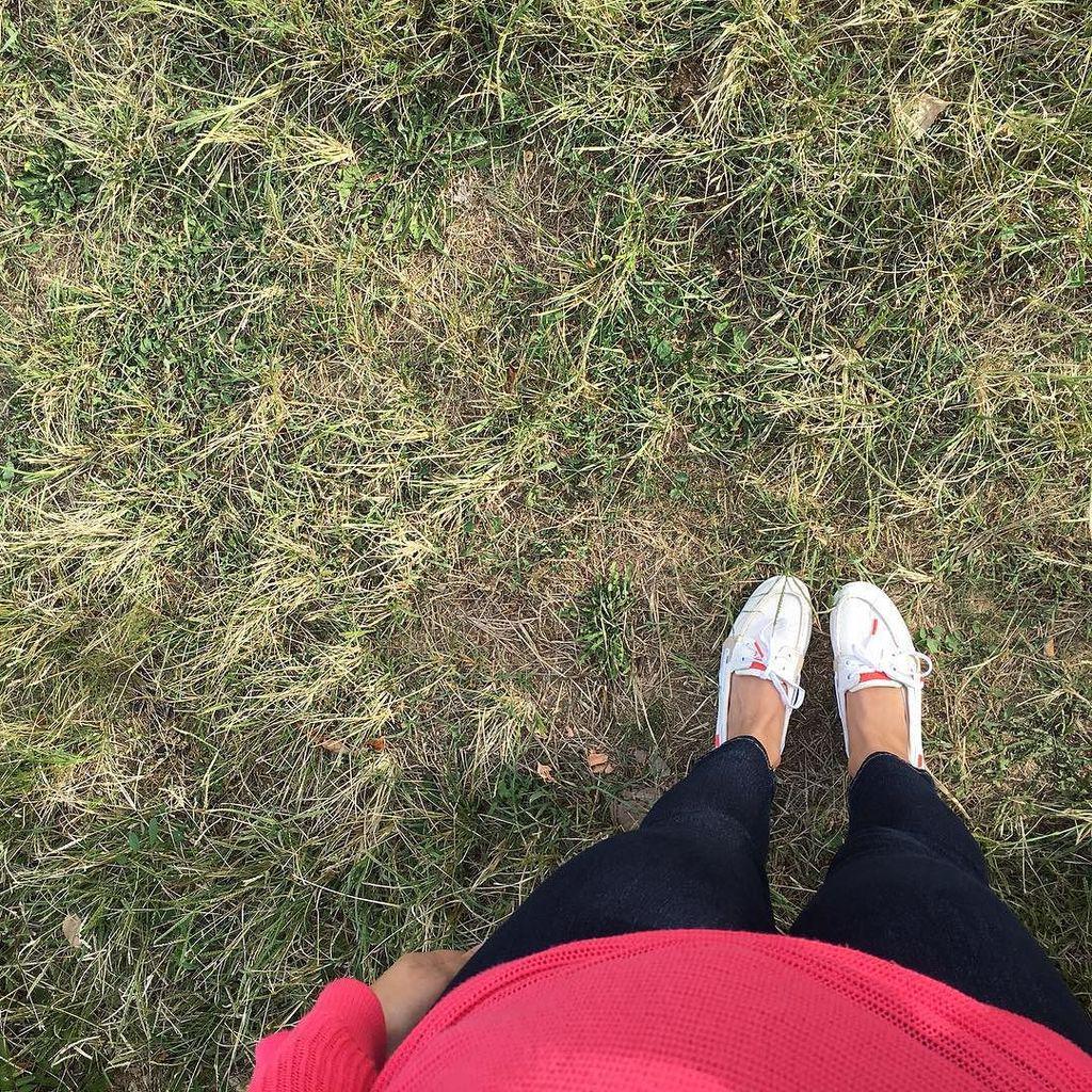 ProjMotherhood's tweet image. Denim + neon + @sperry is how I rock my #busstopstyle when mornings are hectic and Bs pres… ift.tt/1qGuSlz