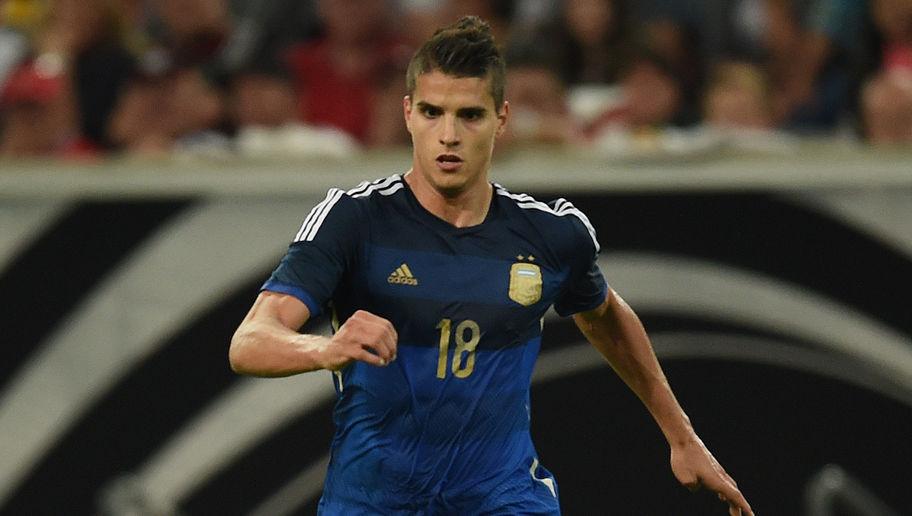futbol_net's tweet photo. Barcelona Thought Erik Lamela Was the 'New Messi' and Messi Himself Was a Fan http://t.co/tu3NZ20vFT http://t.co/Hv27bDTVkz