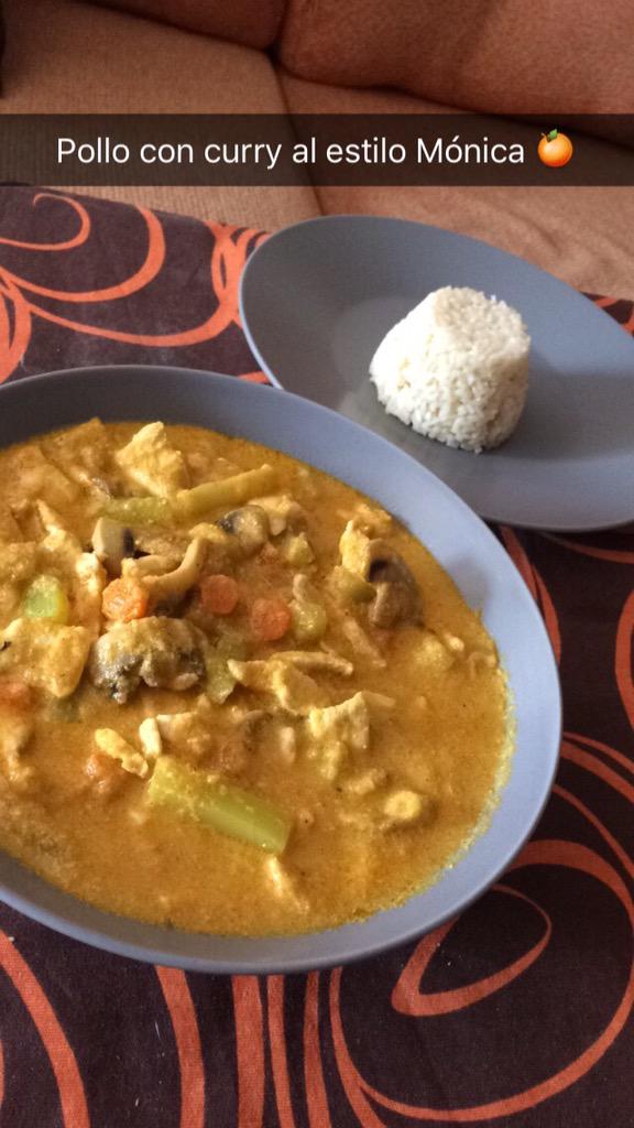 _s_e_r_g_i_o_a_'s tweet photo. Buenísimo el pollo con curry de @MNComeyCalla @monicanaranjo 🐔🐔 http://t.co/LMkKbjbIE2