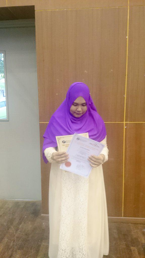 hudaazali's tweet photo. Alhamdulillah dapat Anugerah ketua jabatan 😊 #akj #jun2014 #dec2014 #pms #jtmk #dns 🌸🌸🌸 http://t.co/E89UFcDs1N