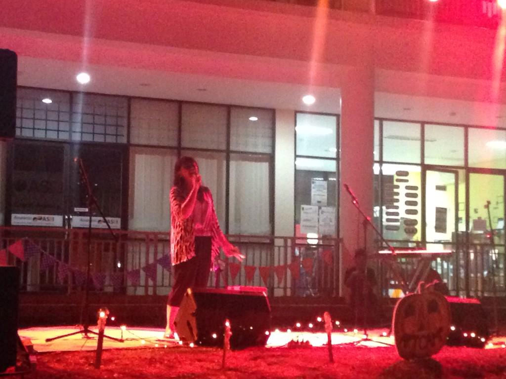 Peserta ke-2 Solo Vocal ada Zevanya dari OT'15