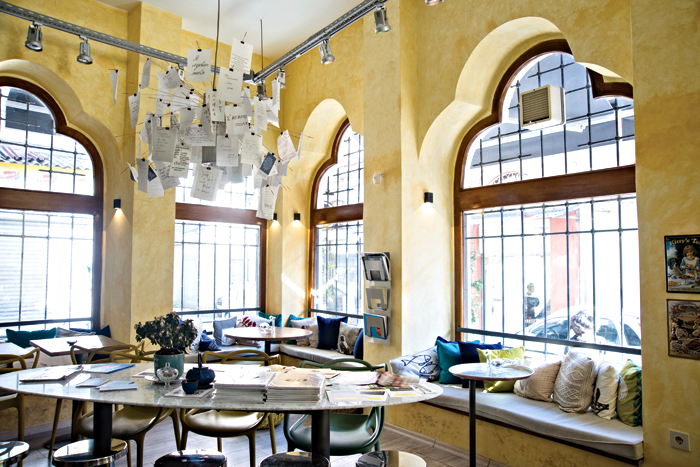 bigorsen's tweet photo. Karaköy'de demini çekmiş sohbetlerin geçtiği favori bir mekan @Demkaraköy #Demİstanbul

 http://t.co/SVuSpcBrGD http://t.co/ffAbjeqy0M
