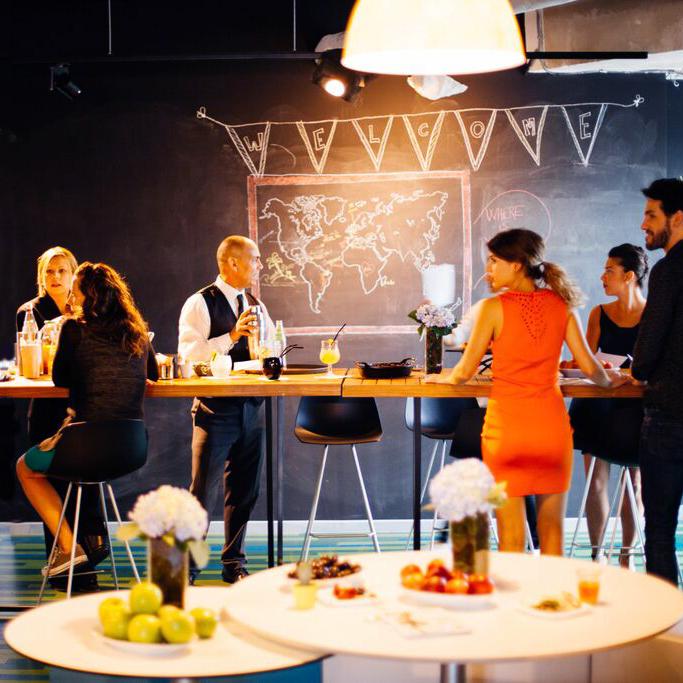 HyattParisCDG's tweet photo. 2e jour de tournage : @LeCampusCDG nos acteurs répètent (et mangent...beaucoup !). #AnythingisPossible http://t.co/CBZejhgM5h