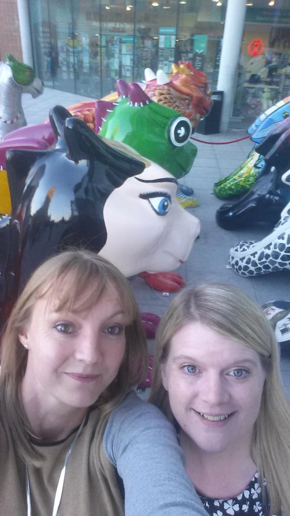 GoGoWonder's tweet image. So happy to see some of my humans at the auction @ContractP