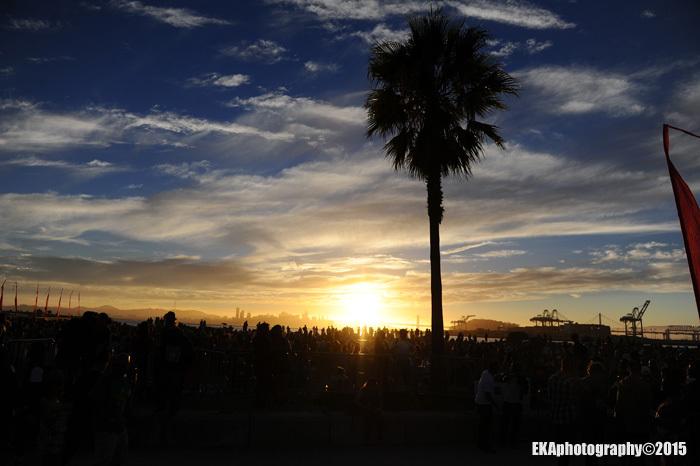 Bay Area Vibez Makes the Most of Oakland’s Glow [Review/Photoset] oakulture.wordpress.com/2015/10/01/bay…