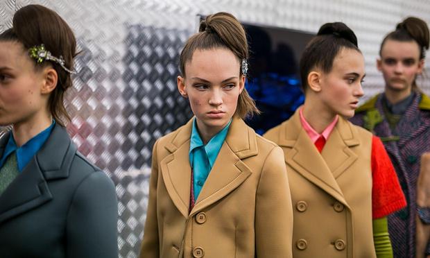 The Guardian's '20 autumn fashion trends you need to know' includes school bully hair in 2015! buff.ly/1LKAlEt