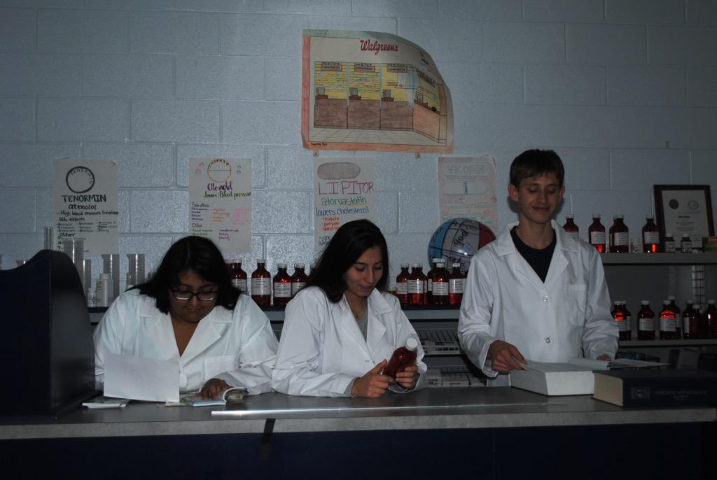 Academy_WP's tweet photo. Our future pharmacists🎉!! http://t.co/DA5pwJoNYx