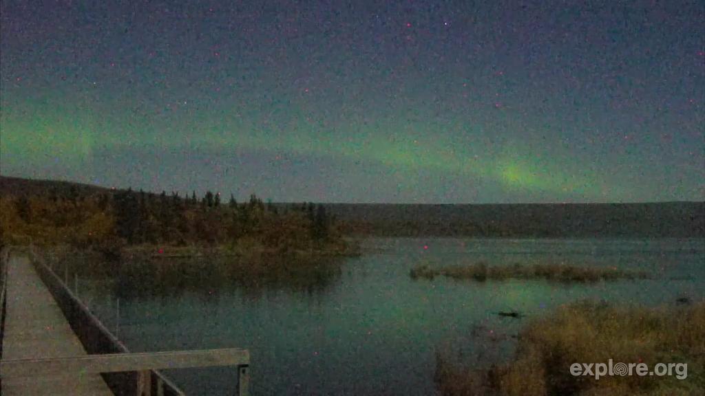 51ValleyFlowers's tweet photo. #Aurora shine @BrooksCamp @KatmaiNPS.  Lower River &amp; Dumpling Mtn views on @exploreorg http://t.co/PFQmLQztms http://t.co/qFhrQzlrsk