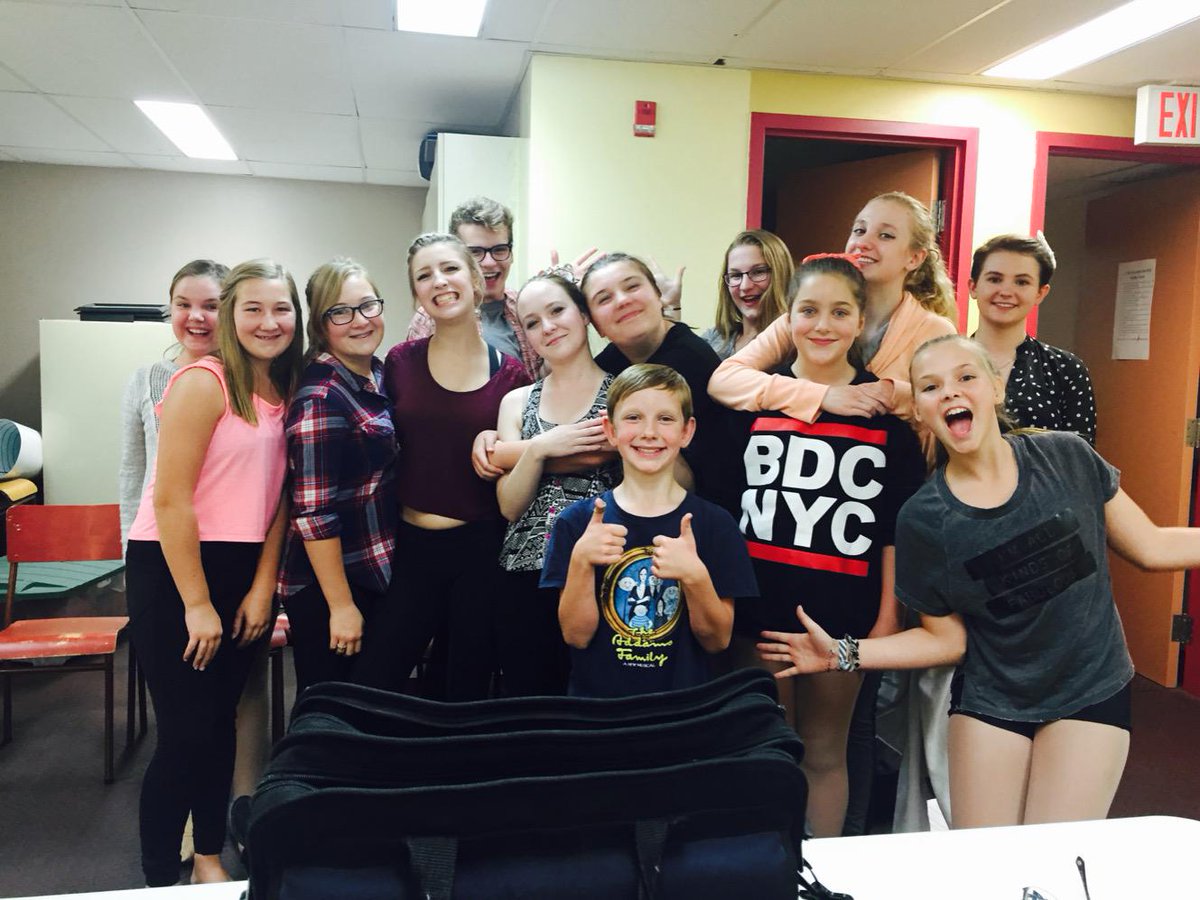 saskexpressinfo's tweet photo. What a great group! So much FUN!  #LegallyBlondeJr #performancefun http://t.co/8x05AQKVD8