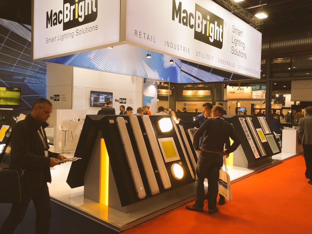 Ruud_Uden's tweet photo. Volop actie en nu al een succesvolle beurs @MacBrightBV op @ETbeurs #Doelstellingen #Beurstraining #LiveComm. http://t.co/OrvbvDQPEc