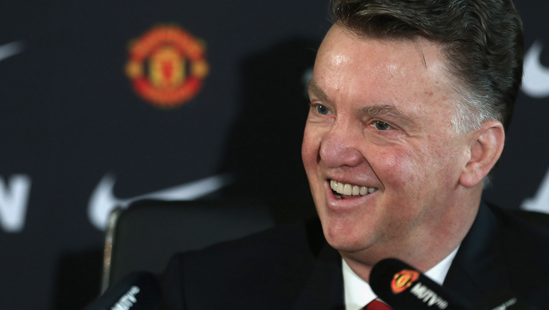 RedMancunian's tweet photo. [LVG] This week’s press conference with Louis van Gaal ahead of the Arsenal match is today at 4:30pm BST. #MUFC http://t.co/GbRJz8LSpb